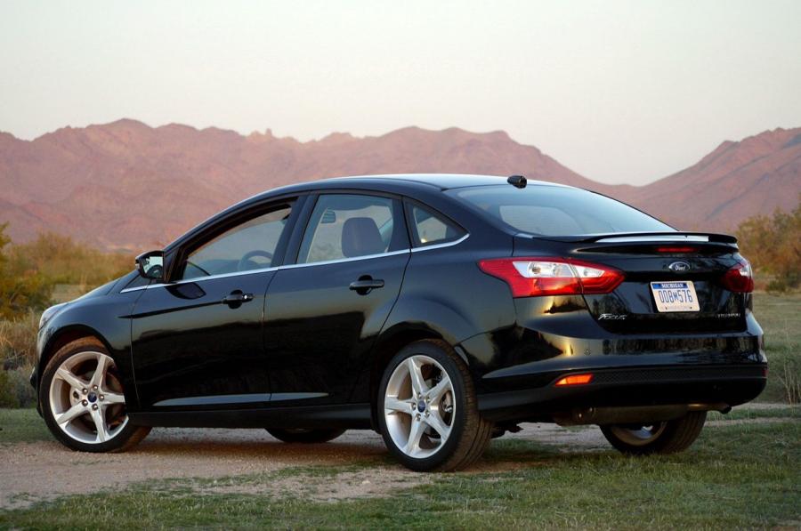  Ford Focus Titanium 2012 года  (фото 13 из 37)